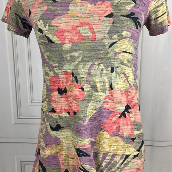 Floral top 🖤 - Picture 3 of 11